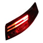 چراغ خطر عقب تارا طرح خطی جدید ( ایساکو ) روی گلگیر سمت شاگرد